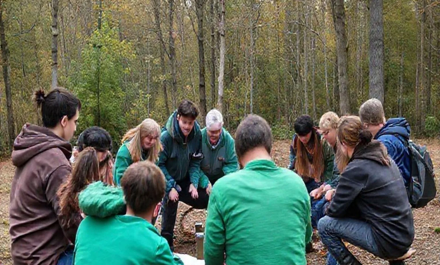 Outdoor team building workshop activities